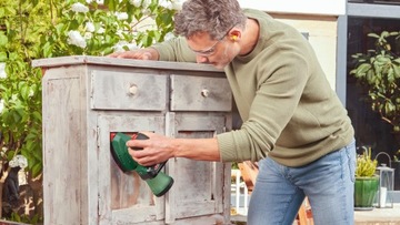 Набор из 10 шлифовальных бумаг на липучке DELTA 100x62/93 GR.180 BOSCH