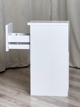 Узкая прикроватная стола с ящиком прикроватной таблицы с полкой, размеры: 20 x30 x55 см.