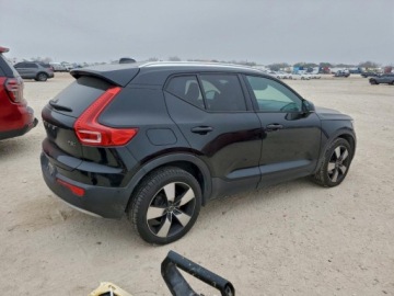 Volvo XC40 Crossover 2.0 T5 247KM 2019 Volvo XC 40 2019 VOLVO XC40 T5 MOMENTUM 2.0 Benzyna 248KM, zdjęcie 2