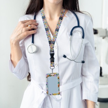 ИДЕНТИФИКАЦИОННЫЙ ЧЕХОЛ С ИМЕННОЙ ЛЕНТОЙ ДЛЯ СТУДЕНТОВ ВРАЧА