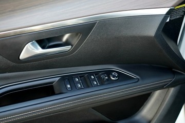 Peugeot 5008 II Crossover Facelifting 1.6 PureTech 180KM 2023 Peugeot 5008 GT kamera Skora adc NawI, zdjęcie 14