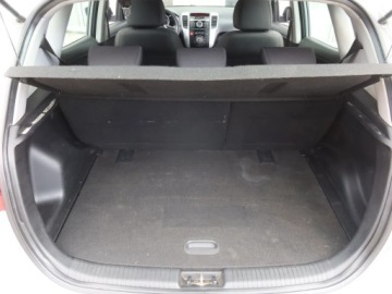 Kia Venga Mikrovan 1.4 CRDi WGT 90KM 2011 Kia Venga 1.4 CRDi, Salon Polska, Serwis ASO, zdjęcie 13