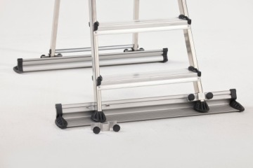 Контейнер для инструментов для алюминиевых лесов.