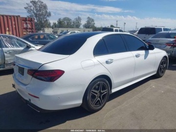 Mercedes Klasa E W213 2022 Mercedes-Benz Klasa E 350 2022 2.0l 2.0 Benzyna 255KM, zdjęcie 5