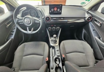Mazda 2 III Hatchback Facelifting 1.5 SKYACTIV-G M Hybrid 90KM 2023 Mazda 2 1.5 Benzyna, Niski przebieg 17 tys, Faktura, Full Opcja 1.5 90KM, zdjęcie 4