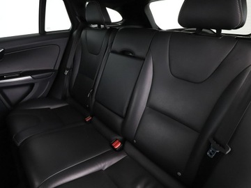 Volvo V60 I Kombi Facelifting 2.0 D2 DRIVE-E 120KM 2016 Volvo V60 2.0D Dynamic Edition Klima Nawigacja, zdjęcie 16
