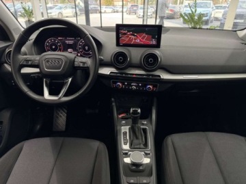 Audi Q2 SUV Facelifting 1.5 35 TFSI 150KM 2021 Audi Q2 35 TFSI S Line Kamera cofania Nawigacja LED Podgrzewane fotele, zdjęcie 12