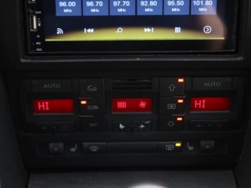 Audi A4 B7 Sedan 1.6 i 102KM 2007 Audi A4 1.6, GAZ, Klima, Klimatronic, Tempomat, zdjęcie 12