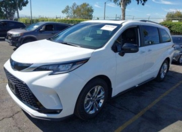 Toyota Sienna III 2023 Toyota Sienna 2023, 2.5L, 4x4, XSE, po kradziezy 2.5 Benzyna 189KM, zdjęcie 7