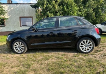 Audi A1 I Hatchback 3d 1.6 TDI 105KM 2013 Audi A1 Sportback Audi A1 Sportback 1.6 TDI Attraction 1.6 Diesel 105KM, zdjęcie 1