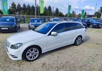 Mercedes Klasa C W205 Kombi 220 BlueTEC 170KM 2014 Mercedes-Benz Klasa C Mercedes-Benz Klasa C 220 (BlueTEC) d 7G-TRONIC Avan, zdjęcie 3