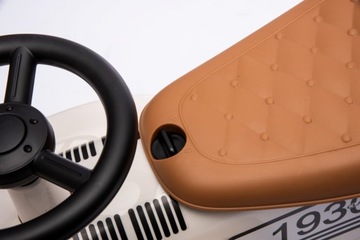 Детские ходунки в стиле ретро с толкателем цвета экрю