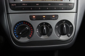 Fiat Punto Grande Punto Hatchback 5d 1.4 Start&amp;Stop 77KM 2011 Fiat Grande Punto 1.4, Salon Polska, Serwis ASO, zdjęcie 14