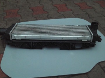 CHLADIČ INTERCOOLER TRAFIC VIVARO 2.0DCI