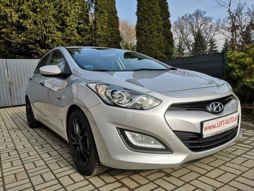 Hyundai i30 II Hatchback 5d 1.6 CRDi 110KM 2015 Hyundai i30 1.6CRDI 110KM Klima ALU Isofix, zdjęcie 2