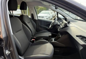 Peugeot 208 I Hatchback 5d Facelifting 1.2 PureTech 82KM 2018 Peugeot 208 1,2 83KM Klimatyzacja Serwis 1.2 Benzyna 83KM, zdjęcie 21