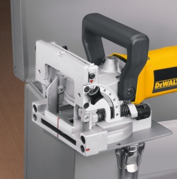 ПАЗОВОЧНО-ФРЕЗЕРНЫЙ СТАНОК DEWALT DW682K 600W
