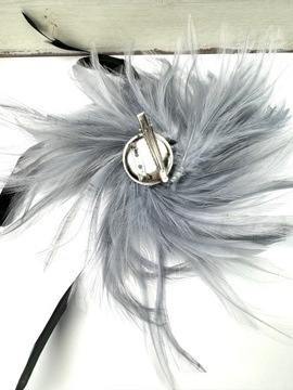 Fascynator na głowę BROSZKA PRZYPINKA Stroik na głowę PIÓRA SZARY