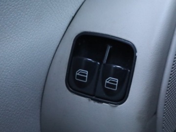 Mercedes Klasa C W203 Coupe W203 1.8 (C 180 Kompressor) 143KM 2003 Mercedes C C 180 Kompressor , Klima, Klimatronic, zdjęcie 15