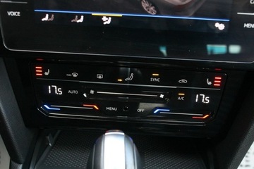 Volkswagen Passat B8 Limousine Facelifting 1.5 TSI EVO 150KM 2020 Volkswagen Passat ELEGANCE Dynaudio DSG Salon, zdjęcie 29