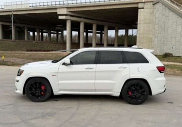 Jeep Grand Cherokee IV Terenowy Facelifting 6.4 V8 468KM 2015 Jeep Grand Cherokee 2015 Jeep Grand Cherokee SRT 6.4 V8 HEMI 6.4 Benzyna, zdjęcie 4