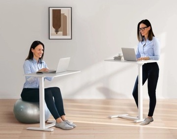 Регулируемый стол Buddy белый на колесах.