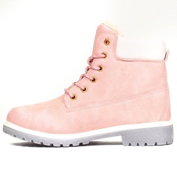 Зимние ботинки изолированные снежные ботинки