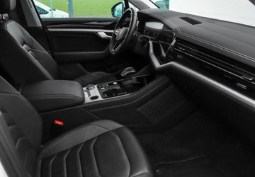 Volkswagen Touareg III SUV 3.0 V6 SCR TDI 231KM 2022 Volkswagen Touareg 3.0 TDI 231KM Tiptronic, Reflektory LED Matrix, Kamera, zdjęcie 12