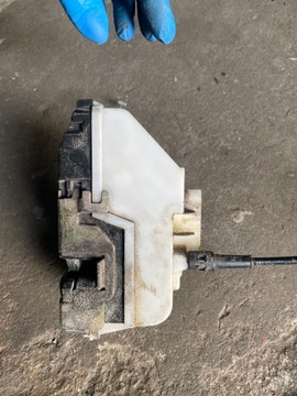 20 CITROEN C3 02-10 ZÁMEK DVEŘE PŘEDNÍ LEVÝ