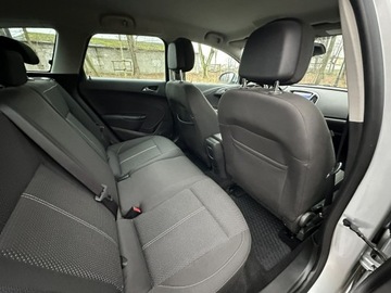 Opel Astra J Sports Tourer Facelifting 2.0 CDTI ECOTEC 165KM 2013 Opel Astra Sport Tourer 2.0 CDTI 165 KM 2013r. Xen, zdjęcie 28