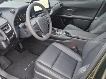 Lexus UX Crossover Facelifting 2.0 300h 199KM 2025 Od ręki - 300h F Sport Design 2.0 Hybrid Dynamic Force 199KM, zdjęcie 5