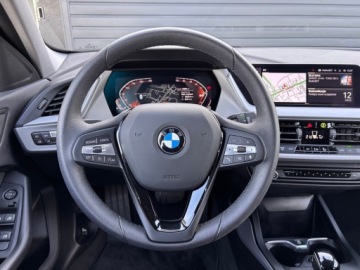 BMW Seria 1 F40 2023 BMW 118 Tempomat,Grzane Fotele,Nawigacja,Czujniki, zdjęcie 17
