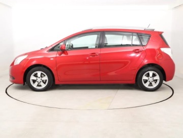 Toyota Verso Minivan 2.0 D-4D 126KM 2011 Toyota Verso 2.0 D-4D, Salon Polska, zdjęcie 2