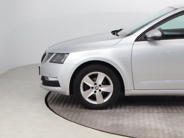 Skoda Octavia III Liftback Facelifting 1.6 TDI 115KM 2019 Skoda Octavia 1.6 TDI, Salon Polska, Klima, zdjęcie 14