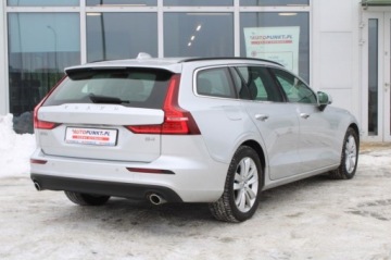 Volvo V60 II  2021 Volvo V60 Momentum Pro, zdjęcie 3