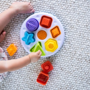 SORTER Plugzy Fat Brain Toys Разноцветные 10мес+