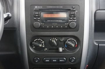 Suzuki Jimny III Standard 1.3 VVT 85KM 2005 Suzuki Jimny 1.3 Benzyna 85 KM, 4x4, Klima, Hak, Maly przebieg, Zarejestro, zdjęcie 12