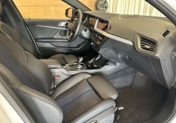 BMW Seria 1 F40 2021 BMW Seria 1 M SPORT Salon Polska ASO R-CARS Warszawa 1.5 Benzyna 136KM, zdjęcie 7