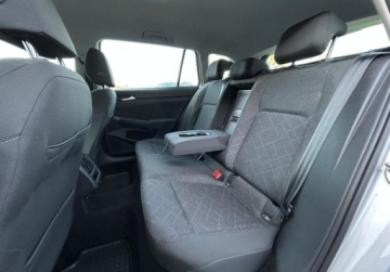 Volkswagen Golf VIII Variant 1.5 TSI 130KM 2021 Volkswagen Golf Variant Variant Life, ACC, Ladowarka indukcyjna, Ambiente,, zdjęcie 17