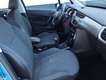 Citroen C3 II Hatchback facelifting 1.2 VTi 82KM 2016 Citroen C3 1.2 VTi, Klima, Tempomat, Parktronic, zdjęcie 8