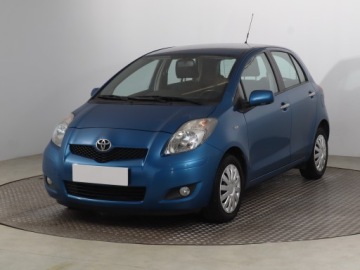 Toyota Yaris II Hatchback 5d 1.0 VVT-i 69KM 2010 Toyota Yaris 1.0 VVT-i, Klima, Klimatronic, zdjęcie 1