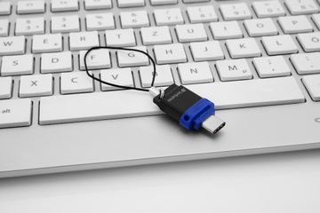 Verbatim Store 'n' Go Dual Drive 64GB