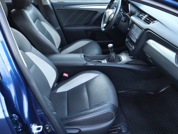 Toyota Avensis III Wagon Facelifting 2015 2.0 D-4D 143KM 2017 Toyota Avensis 2.0 D-4D, Salon Polska, Skóra, zdjęcie 8