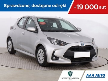 Toyota Yaris III Hatchback 5d Facelifting 2017 1.5 Hybrid 100KM 2020 Toyota Yaris 1.5 Hybrid, Salon Polska