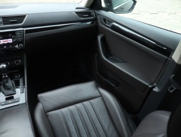 Skoda Superb III Liftback 1.8 TSI 180KM 2016 Skoda Superb 1.8 TSI, Automat, Skóra, Navi, Xenon, zdjęcie 7