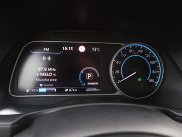 Nissan Leaf II Hatchback Elektryczny 40kWh 150KM 2018 Nissan Leaf 40 kWh, SoH 90%, Salon Polska, zdjęcie 10