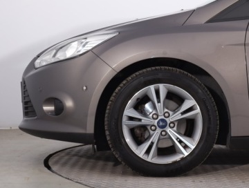 Ford Focus III Kombi 1.0 EcoBoost 125KM 2013 Ford Focus 1.0 EcoBoost, Klima, Klimatronic, zdjęcie 13
