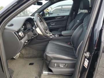 Bentley Bentayga 2023 Bentley Bentayga 2023 BENTLEY BENTAYGA 4.0 Benzyna 542KM, zdjęcie 8