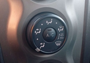 Toyota Yaris II Hatchback 5d 1.0 VVT-i 69KM 2009 Toyota Yaris Kupiony w Polsce - benzyna - klimatyzacja Benzyna 69KM, zdjęcie 21