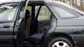 Ford Escort VII Hatchback 1.3 i 60KM 1996 .... Salon Polska .. Pierwszy Właściciel .. Org.Lakier .. 2 komplety KÓŁ, zdjęcie 8